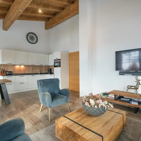 Luxury Tauern Kaprun 8 Апартаменты *