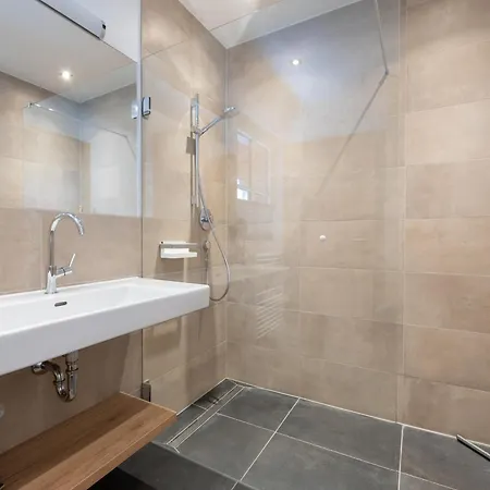 Luxury Tauern Kaprun 8 Апартаменты *